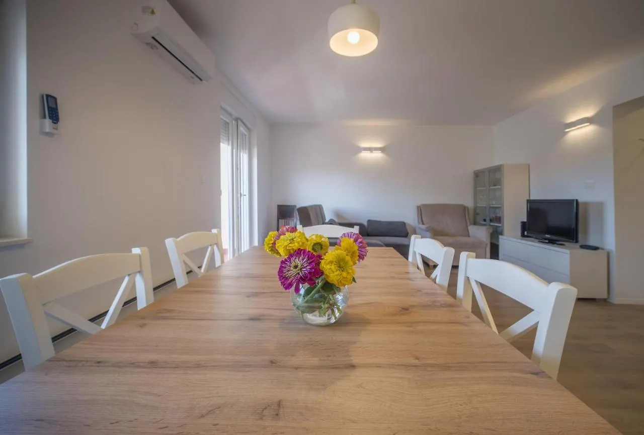 Apartment Saltare Solis Split